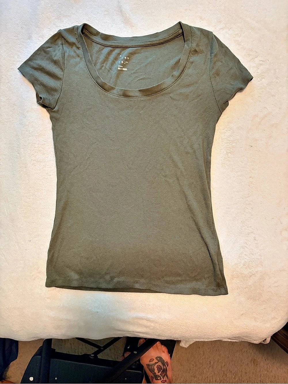 Olive Green Fitted Scoop Neck Tee Short Sleeve Women's T
